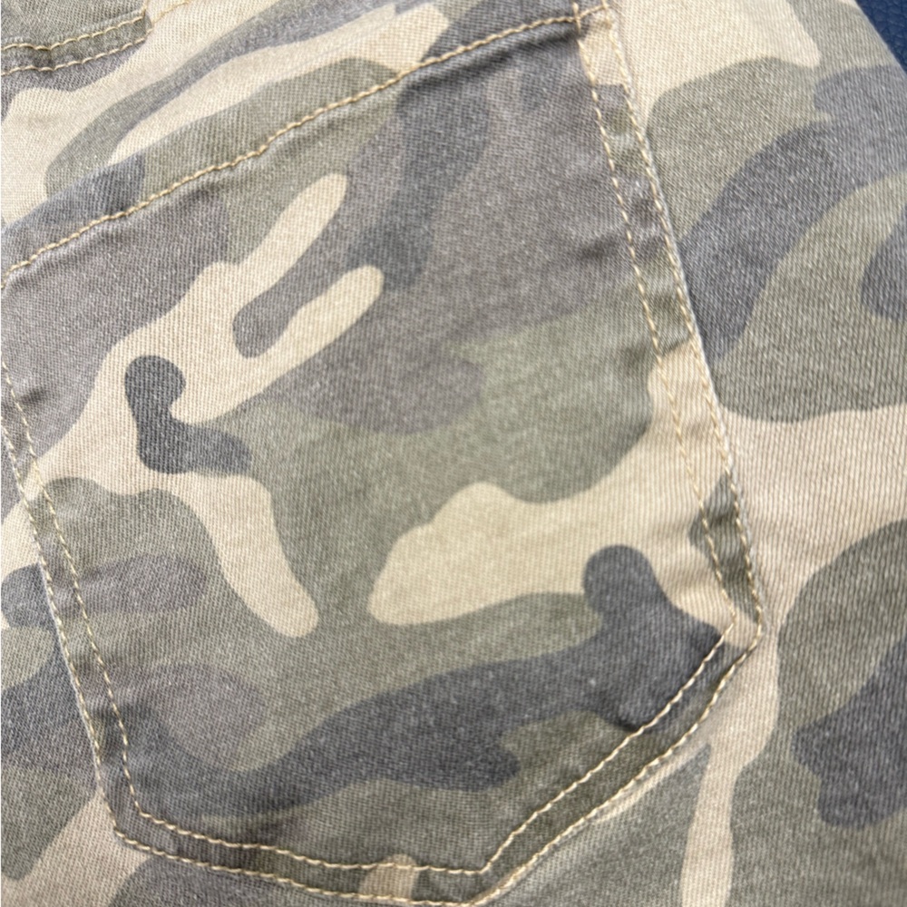 Boston Proper Skort Size 8 Gray Camo Shorts Print Elastic Waist Pockets Stretch - Picture 5 of 11